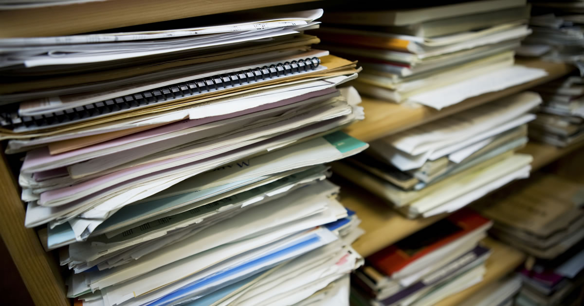 Reciclaje de papel de archivos